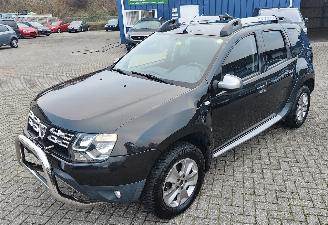 krockskadad bil auto Dacia Dokker Dacia Duster Prestige 4x4 navi ( euro 5 ) 2014/5