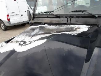 Land Rover Defender 110 picture 11