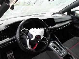 Volkswagen Golf GTI picture 2