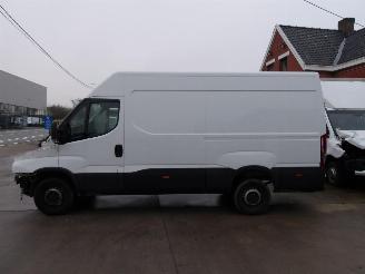 Iveco Daily 35 S16 picture 8