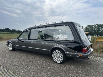Daimler Sovereign XJ 4.0I X3000 HEARSE / LIJKWAGEN / BEGRAFENISAUTO / UITVAARTAUTO picture 3