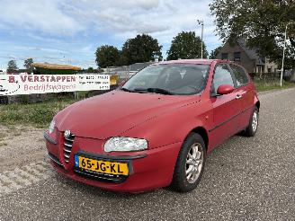 krockskadad bil auto Alfa Romeo 147 1.6 T.Spark Progression 2002/3