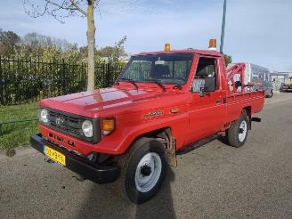 krockskadad bil bedrijf Toyota Landcruiser 70 4.2 6 CILINDER PICK-UP 4X4 TAKELWAGEN 1998/7