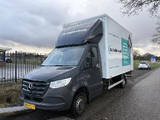 krockskadad bil bedrijf Mercedes Sprinter 516 CDI Bakwagen met deuren, euro6, airco, navigatie enz 2019/8