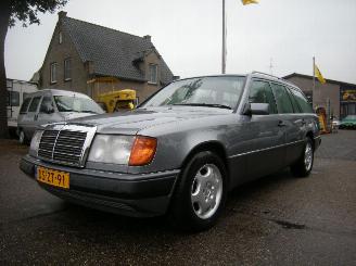 Auto incidentate Mercedes 200-300D 3.0 300 TE 24_V (124.091) MULTI KLEPPER !!! UNIEKE AUTO MET OA AIRCO 1992/3