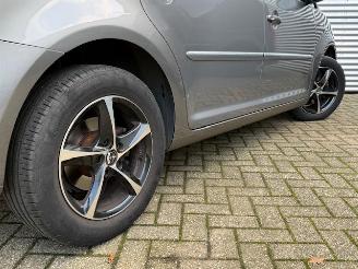 Volkswagen Touran 1.2 TSI Highline 7 Persoons / Panoramadak / Trekhaak / Leder / Navi / Cruise / PDC / C picture 15