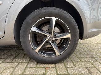 Volkswagen Touran 1.2 TSI Highline 7 Persoons / Panoramadak / Trekhaak / Leder / Navi / Cruise / PDC / C picture 35