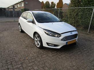 Ford Focus 1.0 Titanium Navi Clima 6-Bak picture 3