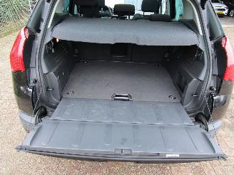 Peugeot 3008 1.6 Navi Clima Panodak 6-Bak picture 11