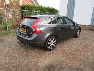 Volvo V-60 2.4 D6 AWD Summum Schadevrij picture 4