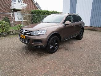 Avarii autoturisme Volkswagen Touareg 4.2 V8 TDI Grijs kenteken 2011/8