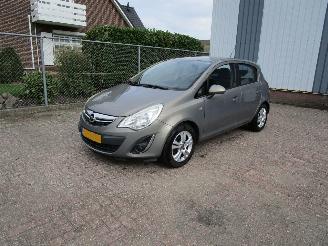 Schadeauto Opel Corsa 1.2 16V Airco 5-Drs 2013/5