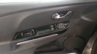 Renault Clio 0.9 ENERGY TCE 12V COMBI 4Dr BENZ 898CC 66KW 90PK picture 8