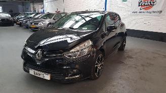 Auto incidentate Renault Clio 0.9 ENERGY TCE 90 12V 4DRS BENZ 898CC 66KW 90PK 2016/9