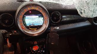 Mini Cooper 1.6 16V COOPER Cabrio  BENZ 1.598CC 90KW 122 PK picture 10