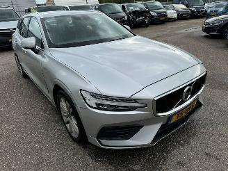 Damaged car Volvo V-60 2.0 D4 Momentum AUTOMAAT BJ 2018 291196 KM 2018/10