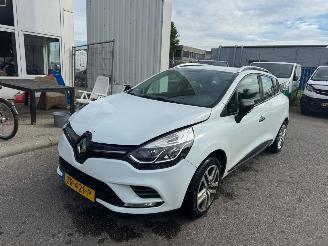 Unfallwagen Renault Clio Estate 1.5 dCi Ecoleader Zen BJ 2019 129.660 KM 2019/7