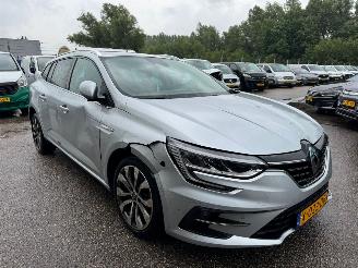 krockskadad bil auto Renault Mégane Estate 1.3 AUTOMAAT TCe 140 Techno BJ 2023 40.012 KM 2023/10