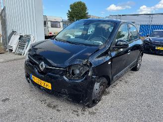 krockskadad bil auto Renault Twingo Z.E. R80 Collection AUTOMAAT 2022/6