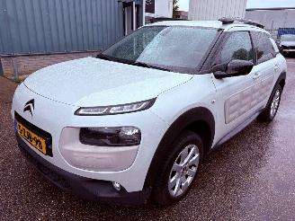 Schadeauto Citroën C4 Cactus 1.2 AUTOMAAT e-VTi Shine BJ 2015 192.217 km 2015/1
