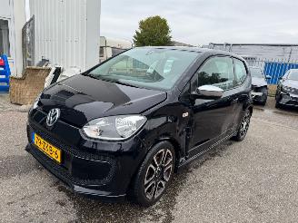 skadebil auto Volkswagen Up! 1.0 move up! BlueMotion 2013/11