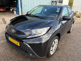 krockskadad bil auto Toyota Aygo X 1.0 VVT-i MT Play 2023/2