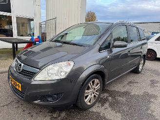 krockskadad bil auto Opel Zafira 1.8 Cosmo BJ 2009 220.541 KM 2009/10