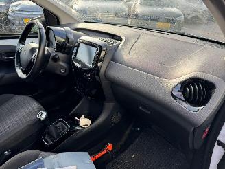 Peugeot 108 1.0 e-VTi Allure picture 14