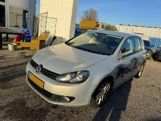 Unfallwagen Volkswagen Golf 1.6 TDI Comfortline BlueMotion AUTOMAAT 2010/7