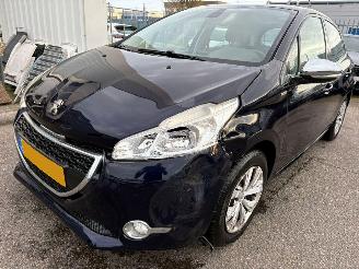  Peugeot 208 1.2 VTi Urban Soul 2013/10