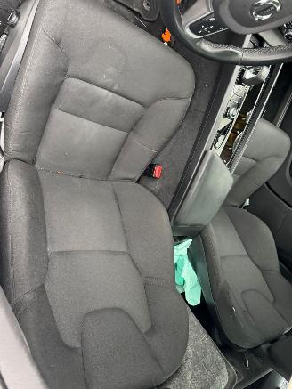 Volvo V-60 2.0 B3 Momentum Business AUTOMAAT picture 20