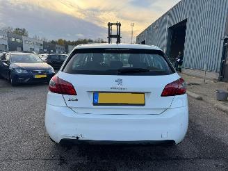 Peugeot 308 1.2 PureTech Blue Lease Active picture 4