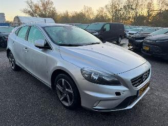 Volvo V-40 2.0 D4 R-Design Business picture 6