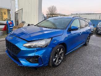 damaged passenger cars Ford Focus Wagon 1.0 EcoBoost ST Line Business 2019/2