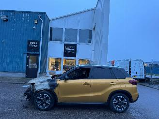 skadebil auto Suzuki Vitara 1.4 Boosterjet Style Smart Hybrid BJ 2023 61.000 KM 2023/4