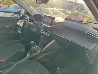 Peugeot 2008 1.2 PureTech Active Pack BJ 2022 118.644 KM picture 17