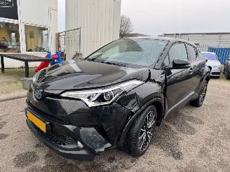 damaged passenger cars Toyota CH-R 1.8 Hybrid Dynamic AUTOMAAT 2018/5