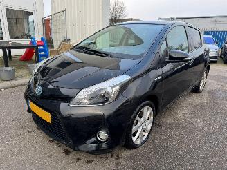 damaged passenger cars Toyota Yaris 1.5 Full Hybrid Dynamic AUTOMAAT 2012/9