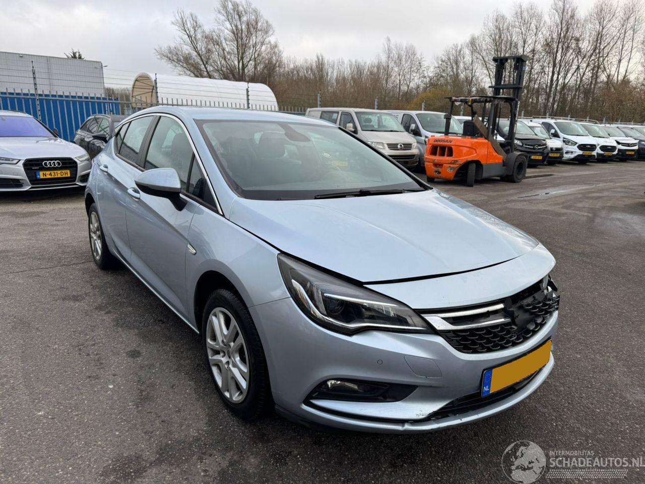 Opel Astra 1.0 Business+