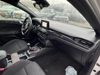 Ford Focus 1.0 EcoBoost ST Line Business picture 13