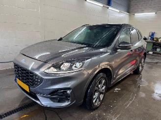Schadeauto Ford Kuga 2.5 AUTOMAAT PHEV ST-Line BJ 2023 130.021 KM 2023/7