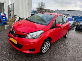 Schadeauto Toyota Yaris 1.3 VVT-i Aspiration AUTOMAAT BJ 2012 155.637 KM 2012/3
