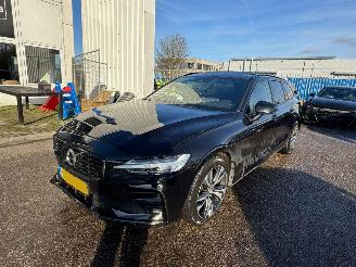 skadebil auto Volvo V-60 2.0 AUTOMAAT B5 R-Design 89.649 KM 2021/7