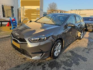krockskadad bil auto Kia Ceed Sportswagon 1.0 T-GDi DynamicLine 2022/5