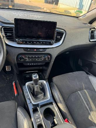 Kia Ceed 1.0 T-GDi GT-Line PANORAMDAK / GLASDAK BJ 2022 ! picture 13