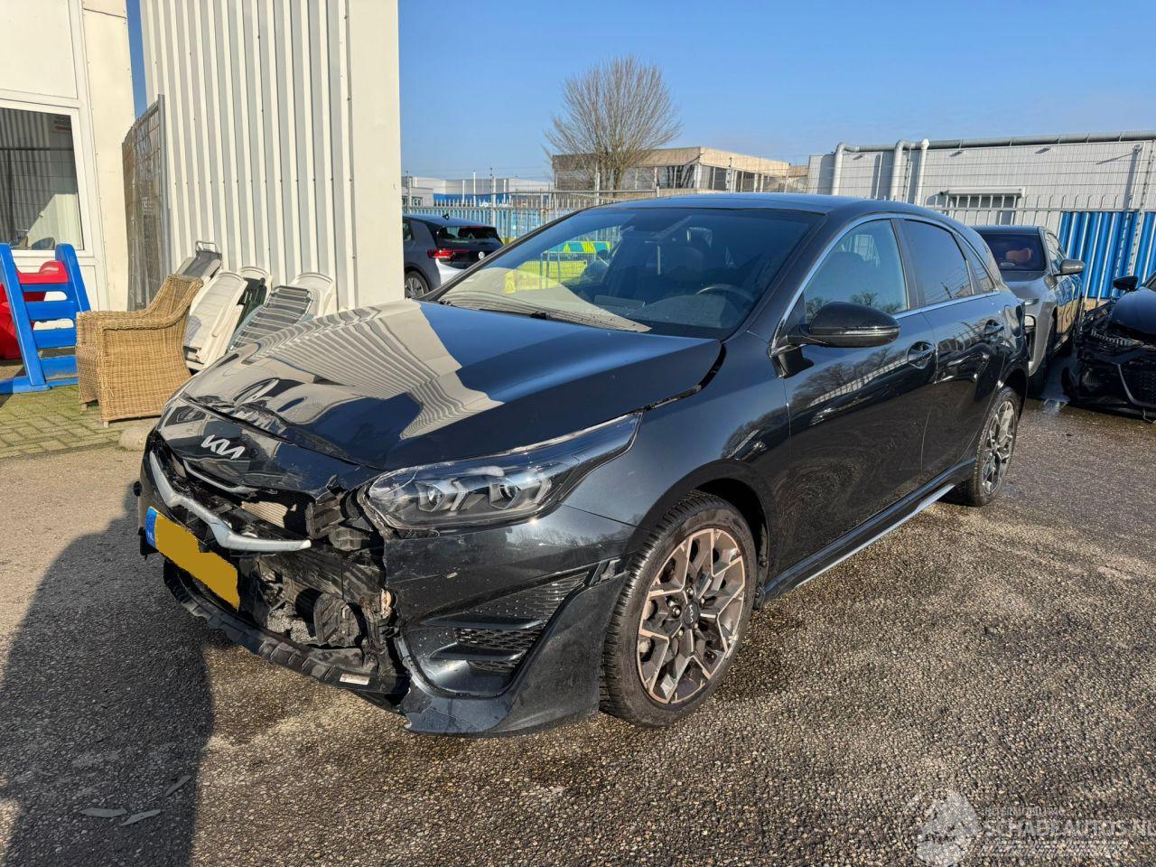 Kia Ceed 1.0 T-GDi GT-Line PANORAMDAK / GLASDAK BJ 2022 !