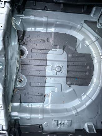 Schadeauto Kia Sportage 1.6 T-GDi Hybrid DynamicLine 2022/9