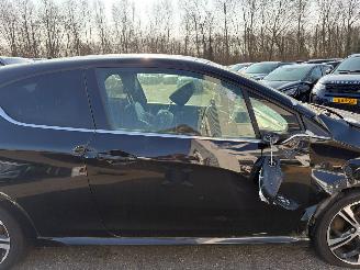 Peugeot 208 1.6 THP GTi picture 9