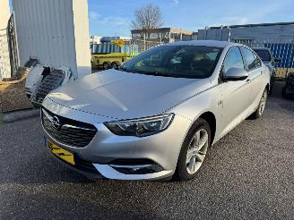 Schadeauto Opel Insignia Grand Sport 1.6 AUTOMAAT CDTI Business Executive 2018/2
