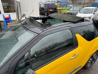 Citroën DS3 Cabrio 1.2 VTi Chic picture 8